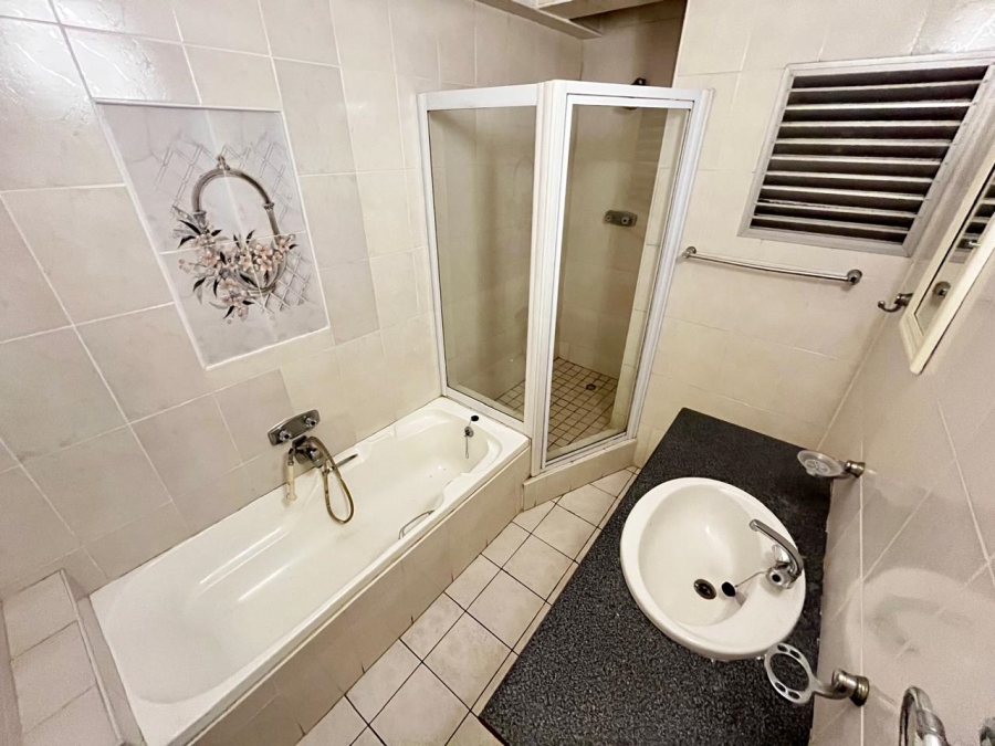 2 Bedroom Property for Sale in Quigney Eastern Cape